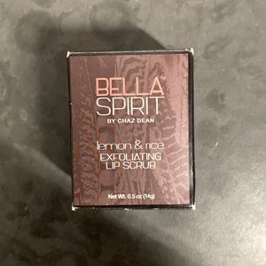 Bella spirit exfoliating lip scrub